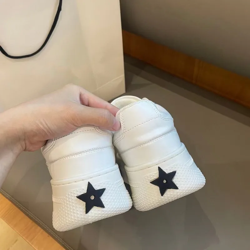 2024 zapatos de diseñador nuevos zapatos casuales para mujeres espesas con el suela zapatos deportivos sports genuinos casuales 