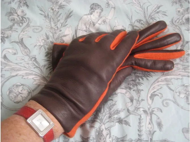 Agnelle Guantes Castaño 