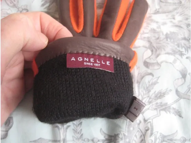Agnelle Guantes Castaño 
