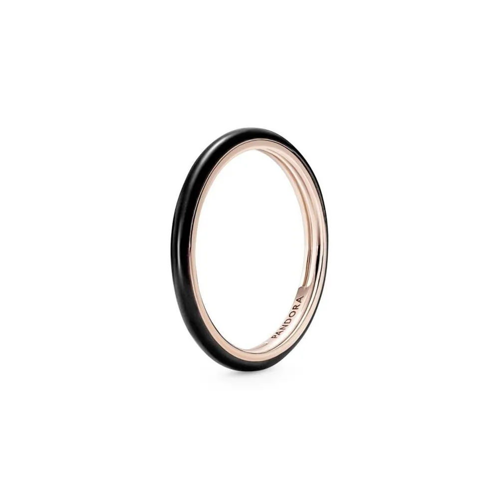 Anillo con un recubrimiento en oro rosa de 14k Esmalte Negro Pandora ME