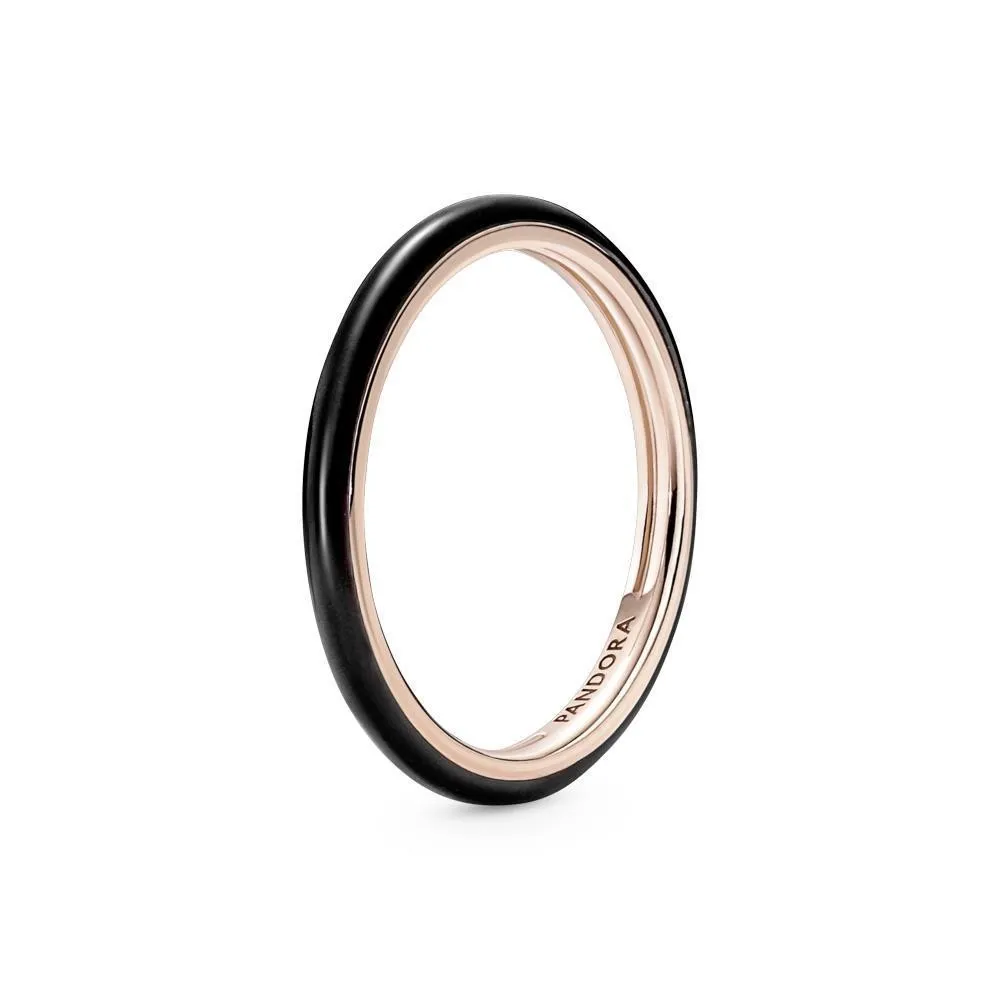 Anillo con un recubrimiento en oro rosa de 14k Esmalte Negro Pandora ME