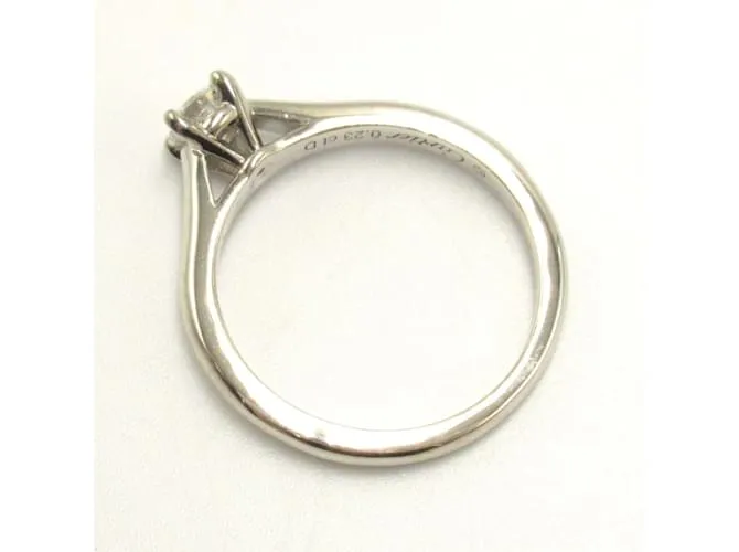 Anillo de diamante solitario Cartier 1895 