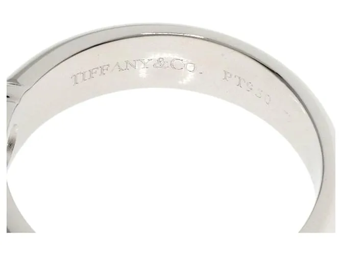 Anillo de diamante solitario Dots de Tiffany & Co. 