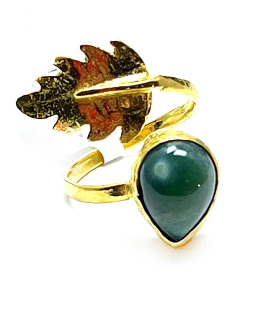 ANILLO MUJER CON ÁGATA CIAN OSCURO Y HOJITA BAÑADO EN ORO DE ALTA BISUTERÍA