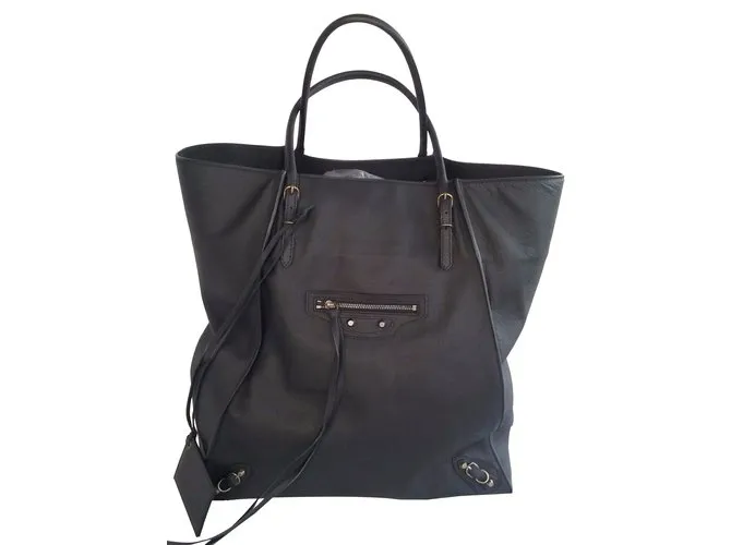 Balenciaga Canasta de papel Negro 