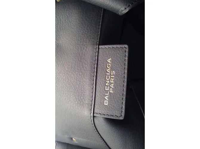 Balenciaga Canasta de papel Negro 