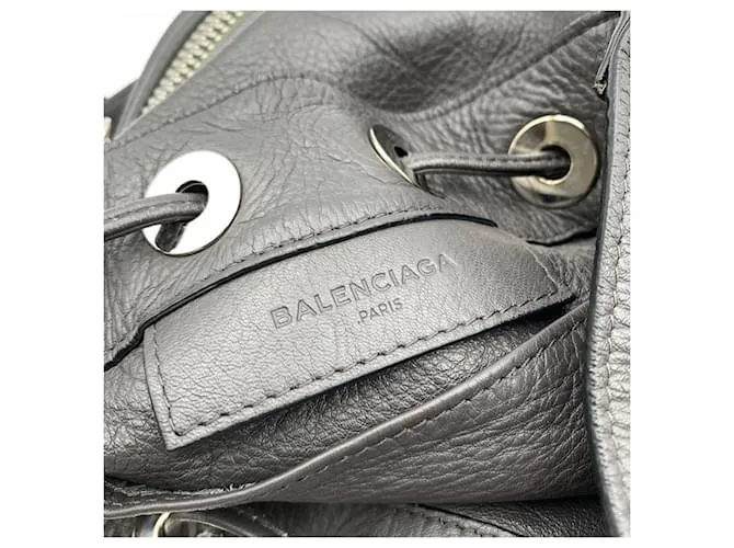 Balenciaga Cubo con plato de papel de cuero gris con cordón 