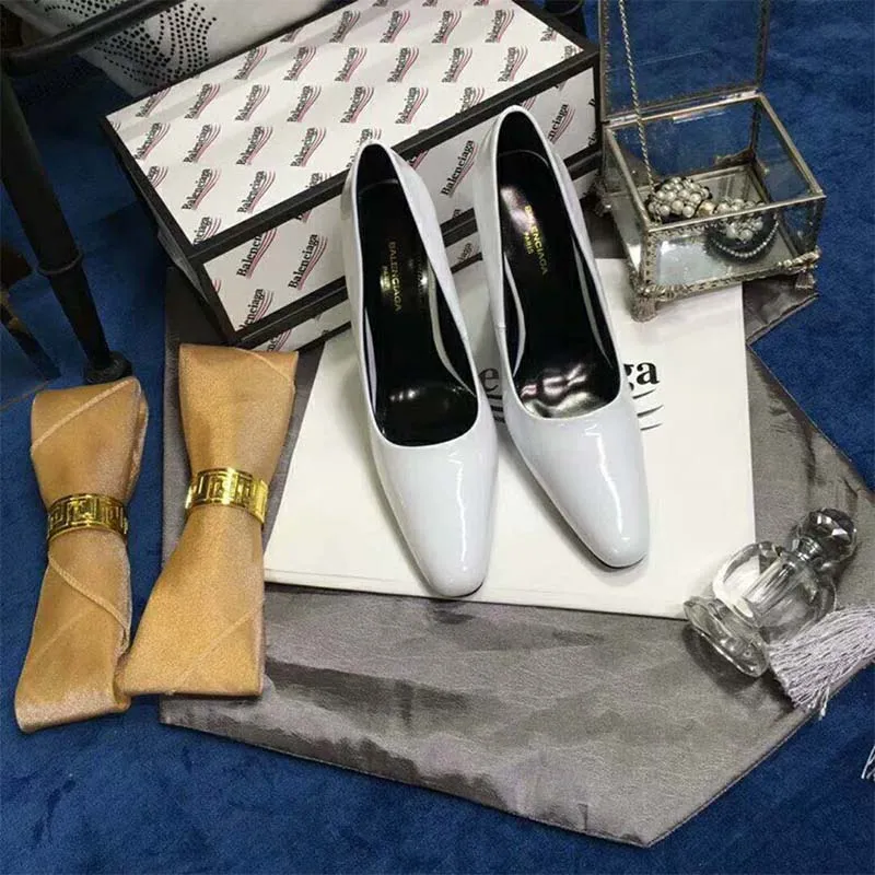BALENCIAGA ZAPATOS DE MUJER ZAPATOS DE TACóN DE PIEL DE BECERRO ESMALTADA CON PUNTA REDONDA TACóN DE 110 MMBLANCO