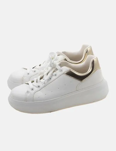 Bershka Zapatilla blanca cordones