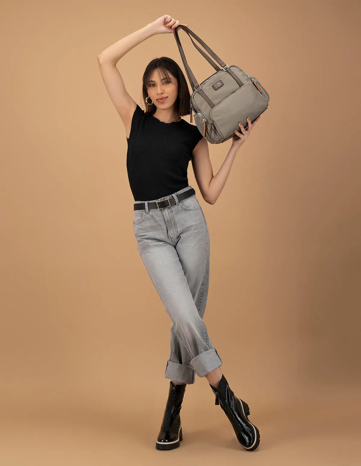 Bolso bowling de nylon color beige para mujer