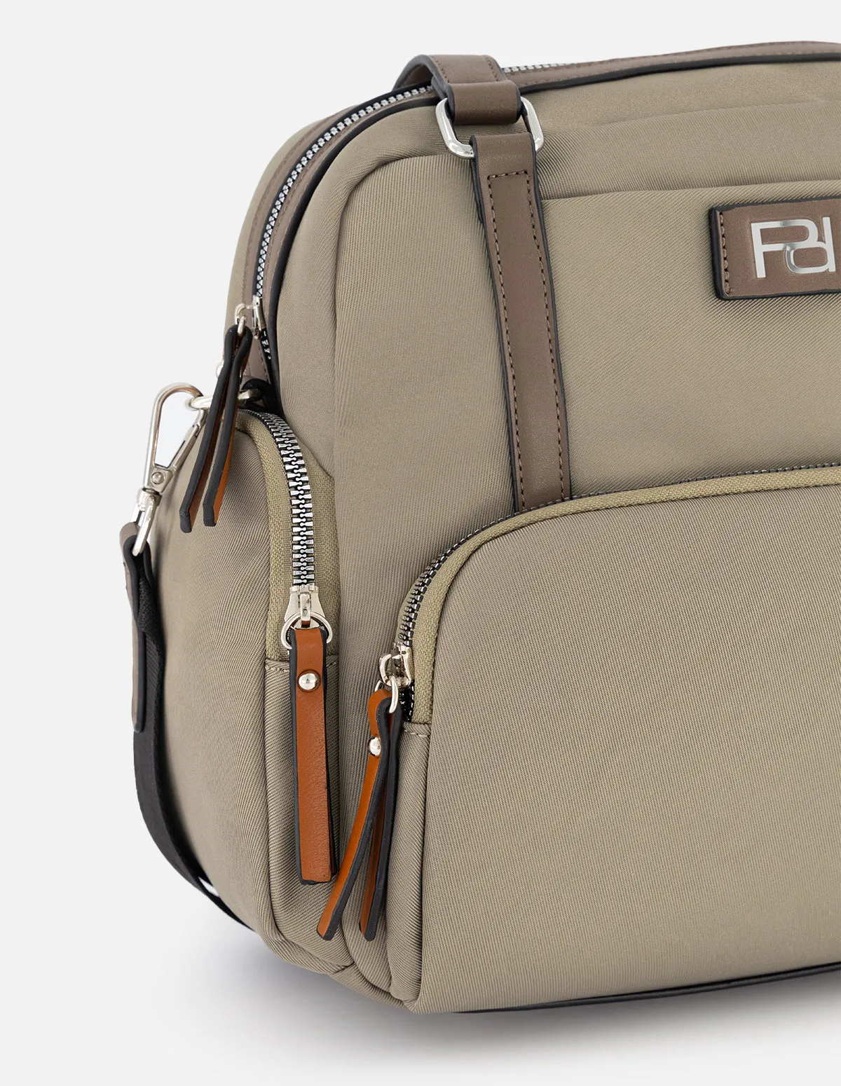 Bolso bowling de nylon color beige para mujer