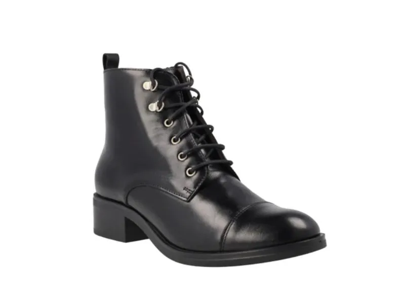 BOTIN DE PIEL CON CORDONES FUNCHAL EN COLOR NEGRO 36001