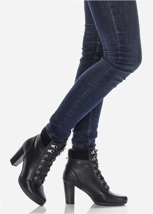 Botines con cordones Negro