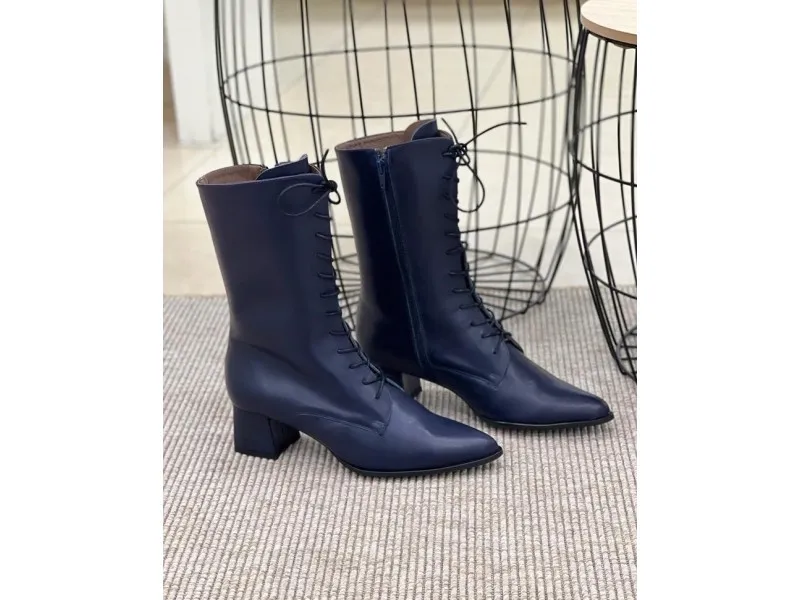 BOTÍN DE TACÓN CON CORDONES R5271 RAGAZZA CALZADOS ROLDAN EN COLOR AZUL O NEGRO