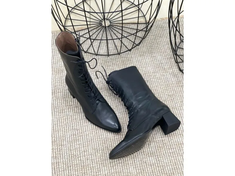 BOTÍN DE TACÓN CON CORDONES R5271 RAGAZZA CALZADOS ROLDAN EN COLOR AZUL O NEGRO