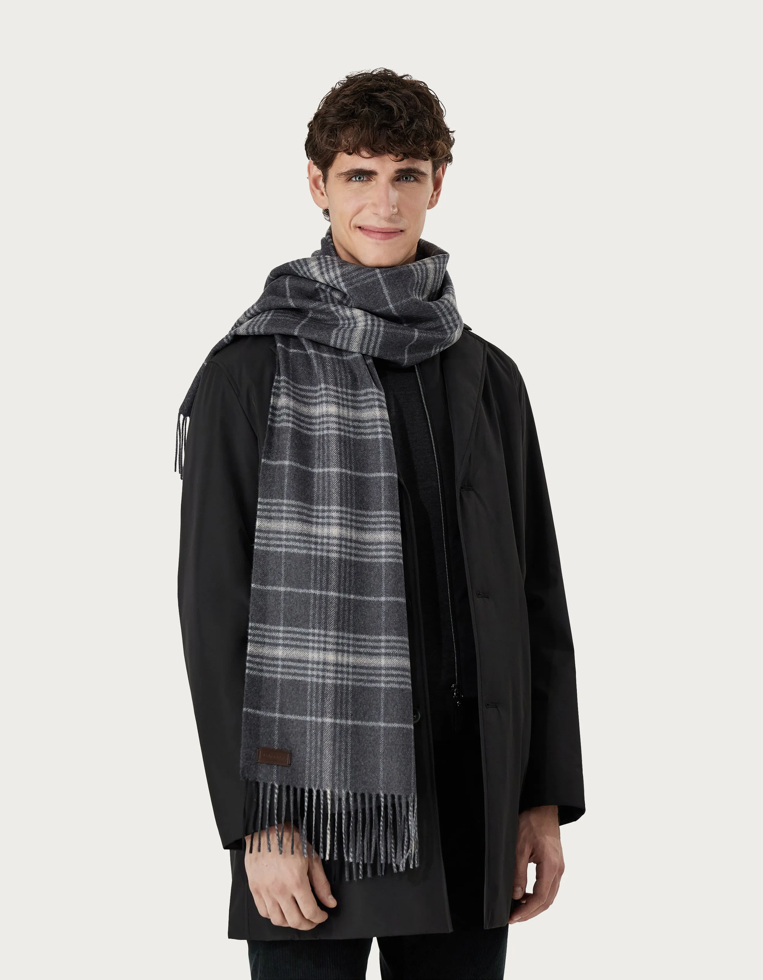 Bufanda de lana estampada a cuadros gris 
