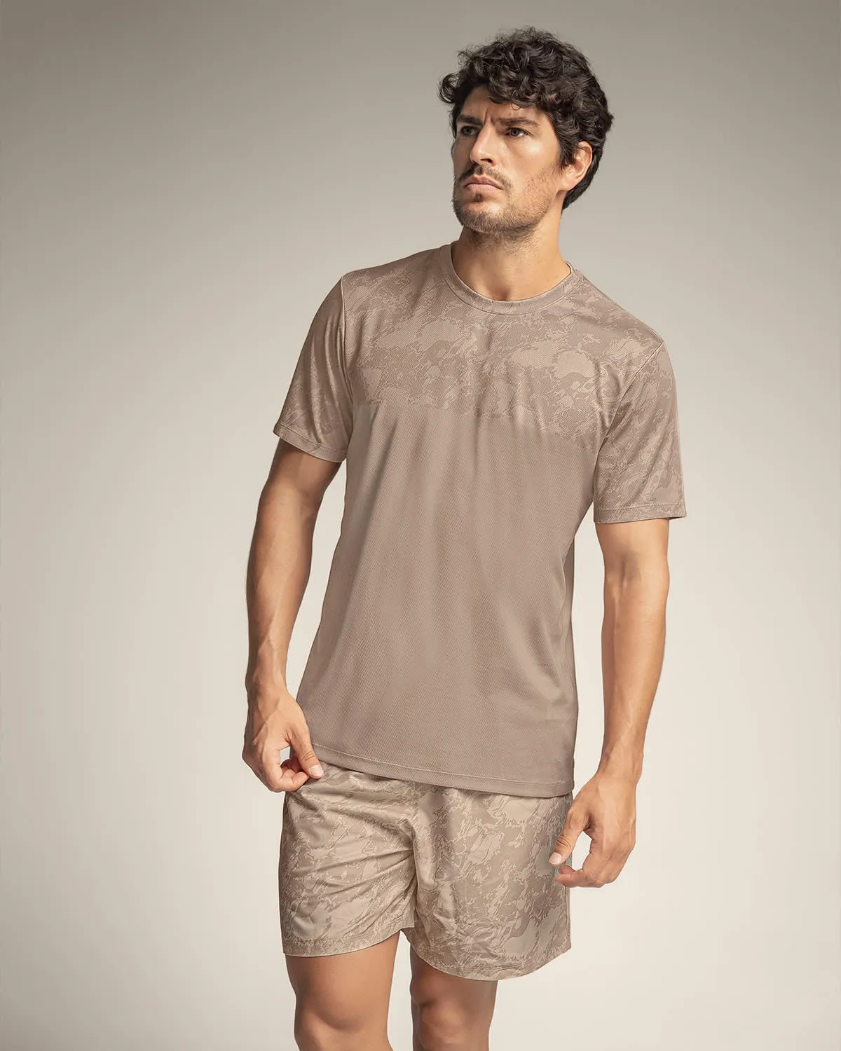 Camiseta deportiva masculina con tecnología de secado rápido