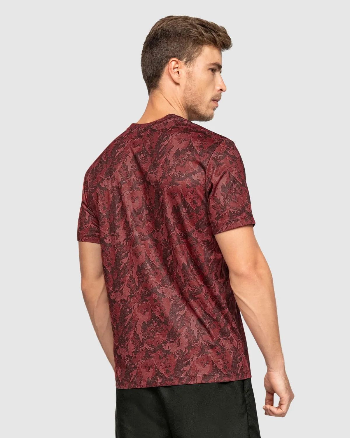 Camiseta deportiva masculina con tecnología de secado rápido
