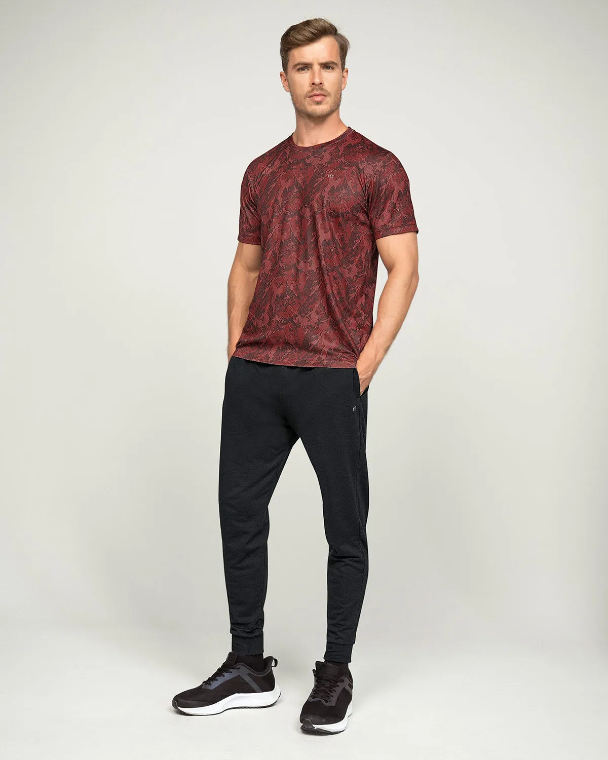 Camiseta deportiva masculina con tecnología de secado rápido