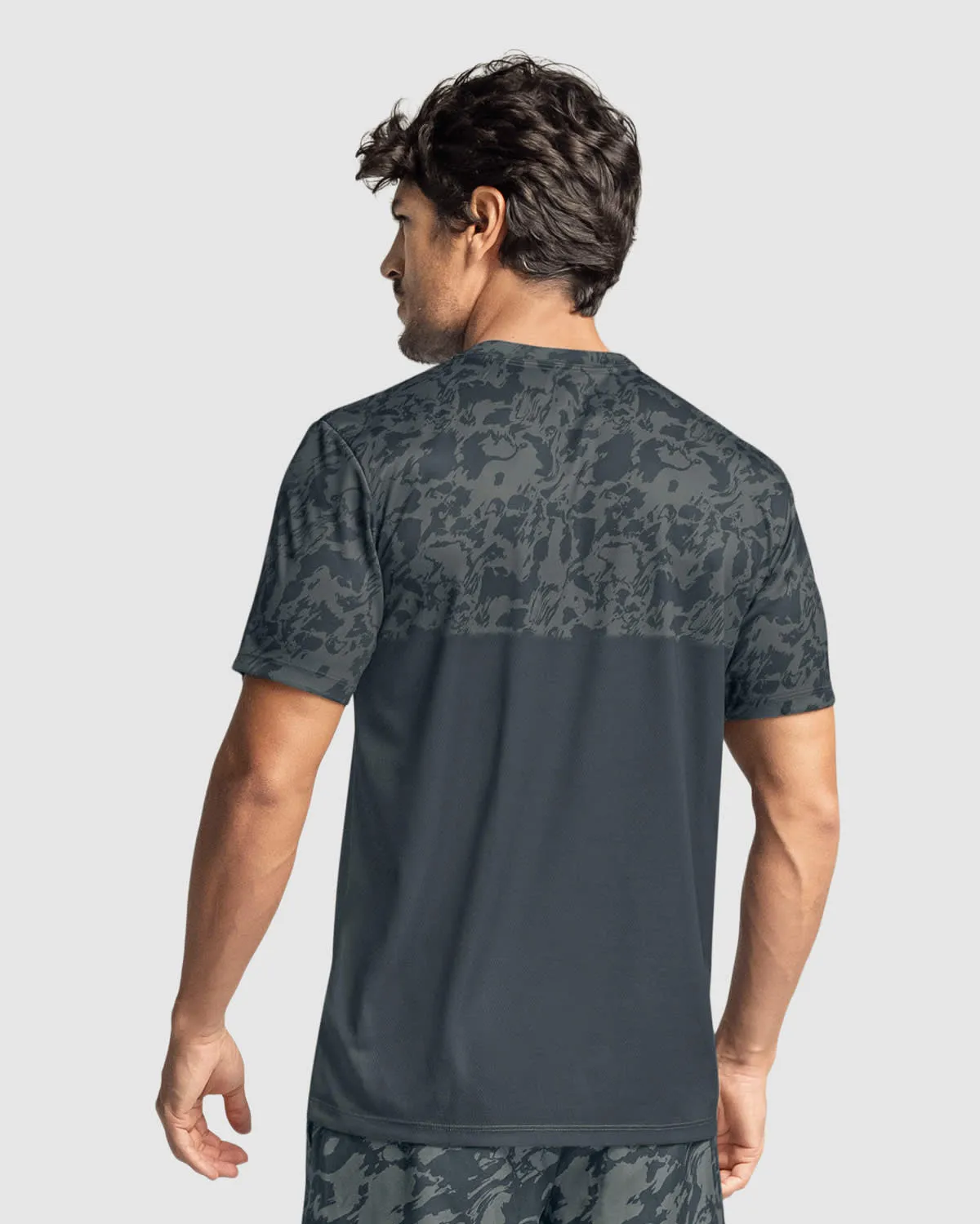 Camiseta deportiva masculina con tecnología de secado rápido