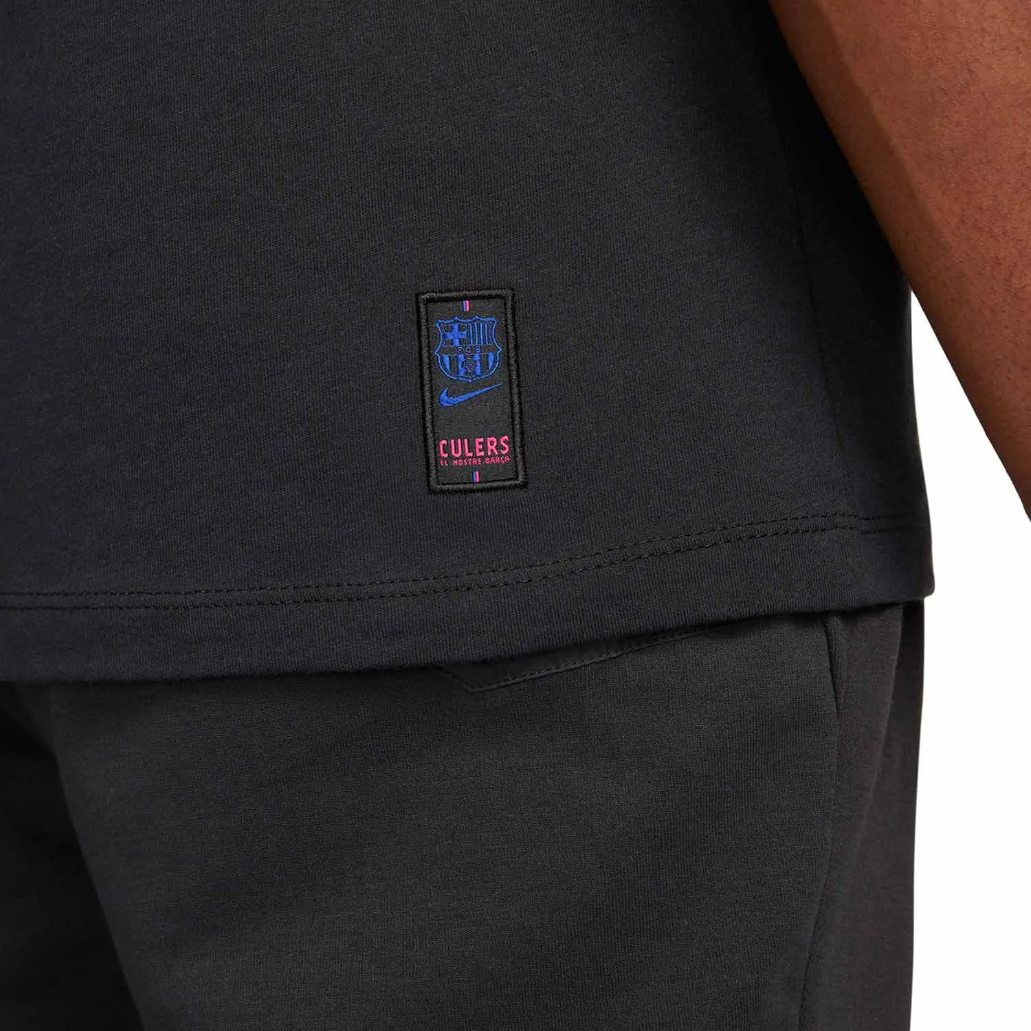 Camiseta Nike Barcelona Swoosh Club District Rising