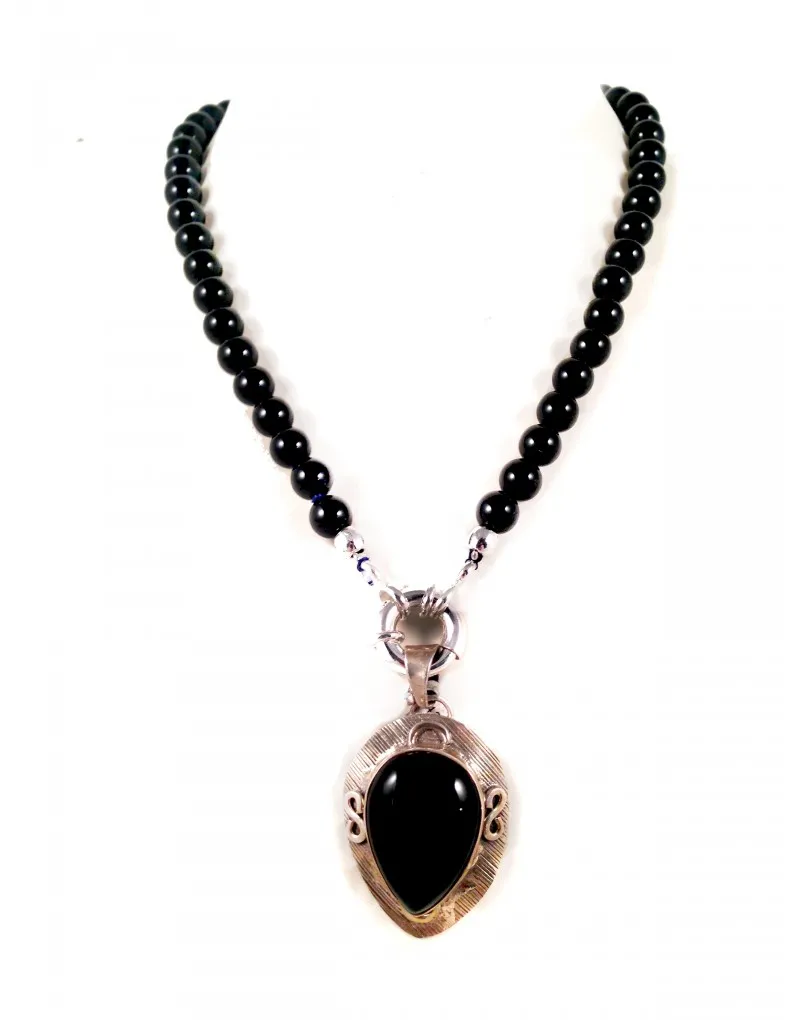 COLLAR PIEDRA NATURAL ONIX CON COLGANTE DE PLATA, MEDIDAS: COLLAR 50CM, COLGANTE 4CM DIAMETRO