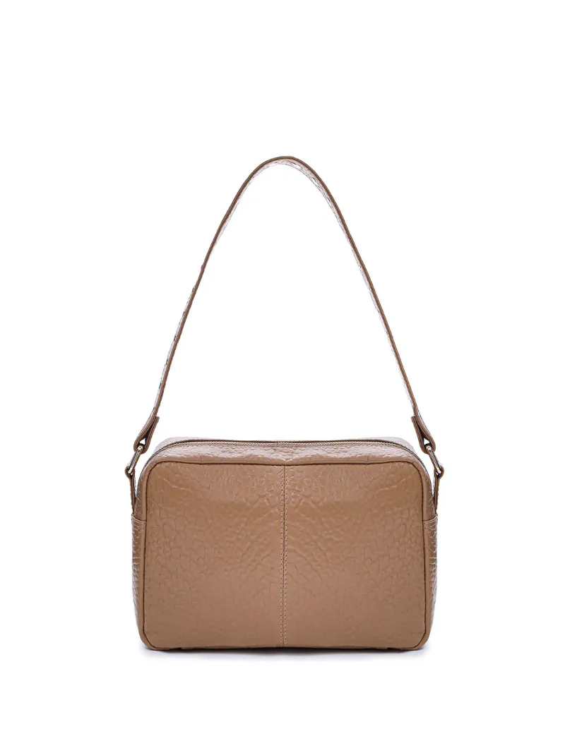 Ellie New Zealand almond w. gold