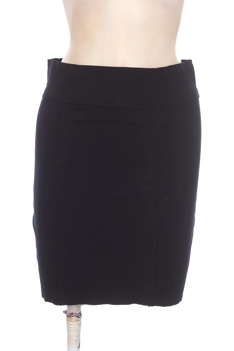 FALDA COLOR NEGRO  DISTRICT