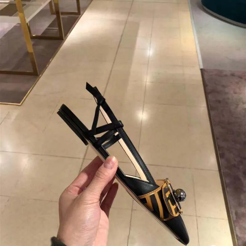 Fendi Mujer Zapatos Slingbacks De Cuero Negro