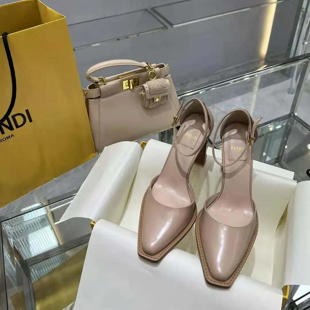 Fendi Zapatos De Salón De Tacón Alto De Piel Rosa Cortada Para Mujer