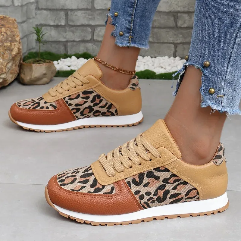 Hot Selling Leopard Women's Sports Shoes, Ligera Vulcanizado cómodo Lace suave Azlados para mujeres, zapatos deportivos al 