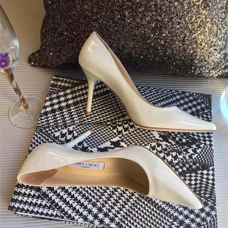 JIMMY CHOO MUJER ROMY 85 ZAPATOS DE TACóN PUNTIAGUDO DE CHAROLBLANCO