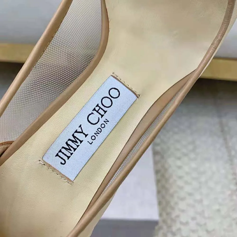 Jimmy Choo Zapatos de tacón de malla color caramelo Lani 100 para mujer con lazo de cuero con monograma JC