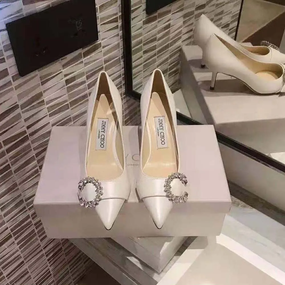 Jimmy Choo Zapatos de tacón Saresa 65 Latte de piel de napa con adornos de cristal para mujer