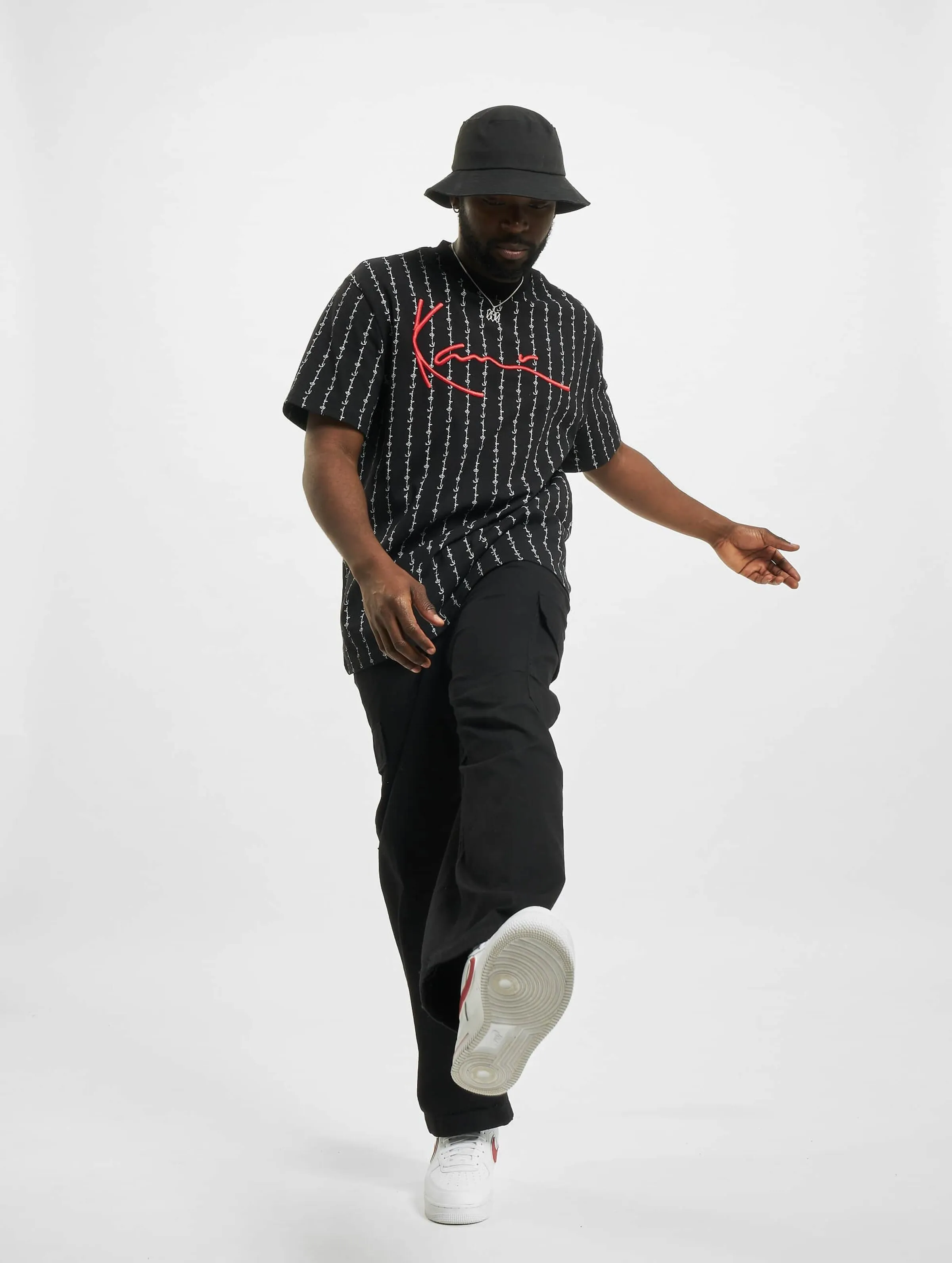 KKMQ12130BLK Signature Logo Pinstripe Tee