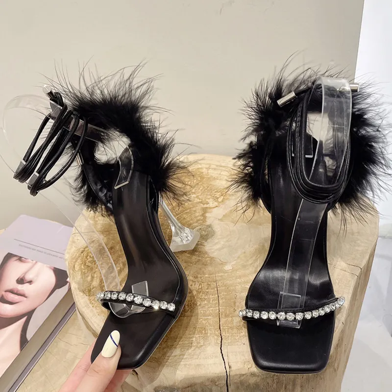 Liyke Nuevo diseño Sandalias de mujer Crystal Fashion Fuzzy Feather Summer Tisos Transparentes High Party Banquete Zapatos Blanc