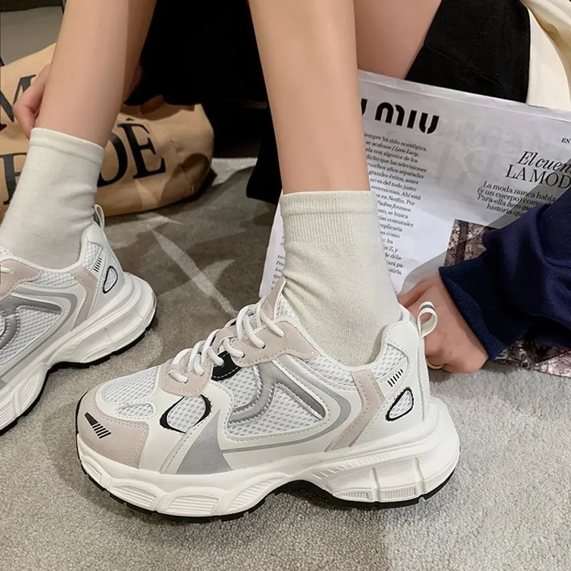 Mesh zapatos deportivos transpirables, nuevos zapatos para mujeres casuales de mujer tejida de moscas, zapatos de mujer de moda 
