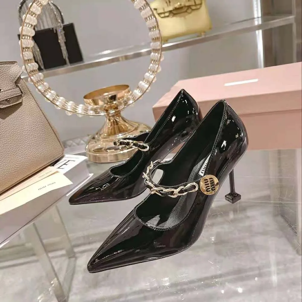MIU MIU ZAPATOS DE SALóN MUJER DE CHAROL CON TACóN DE 85 MM DE ALTURANEGRO