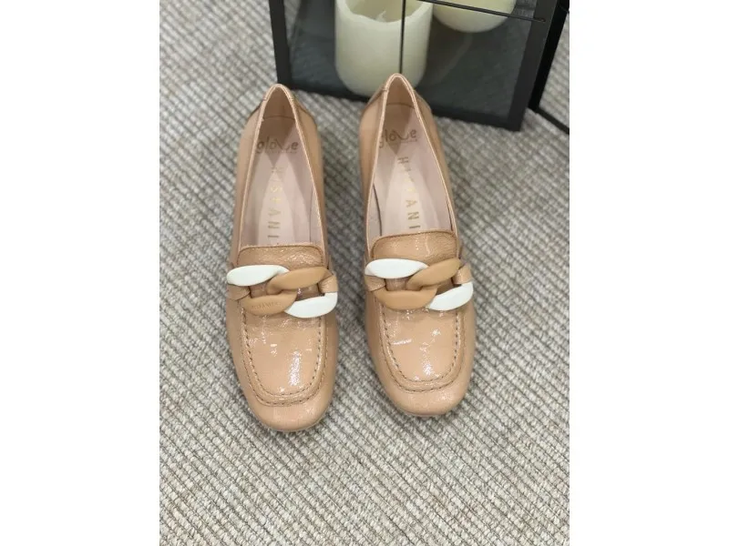 MOCASÍN CON TACÓN ETNA HV232482 HISPANITAS EN COLOR BEIGE