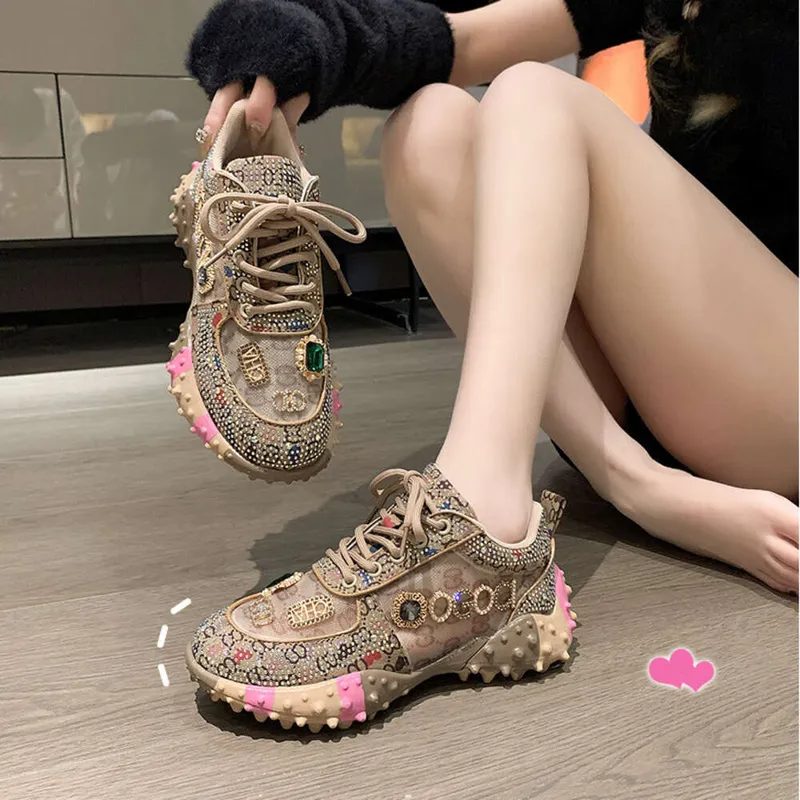 Mujeres durianas de corte bajo 2024 Nuevo zapato único para un solo zapato con incrustaciones de diamantes, papá para zapatos de