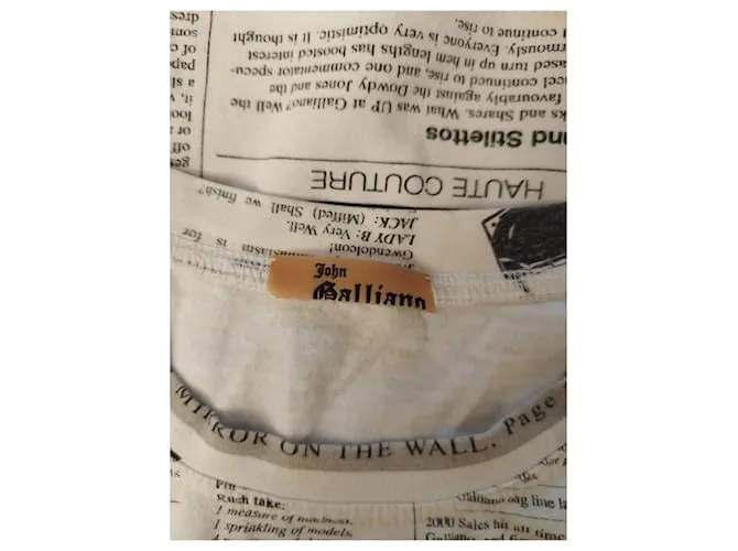 Papel periódico estampado blanco John Galliano 