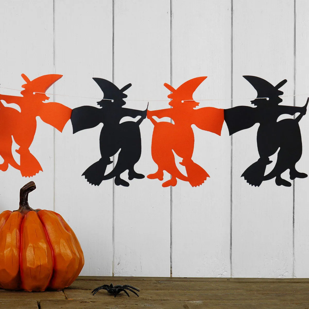 Papel Picado con Diseo de Bruja