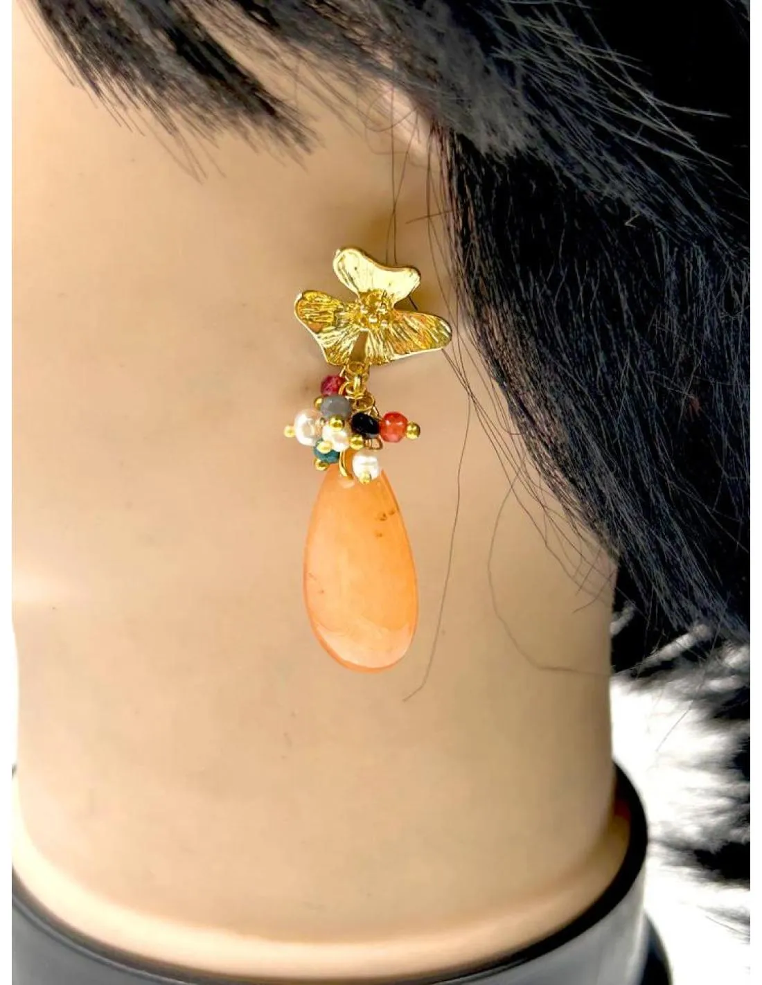PENDIENTES DE PIEDRA LARGOS NARANJAS Y DORADOS