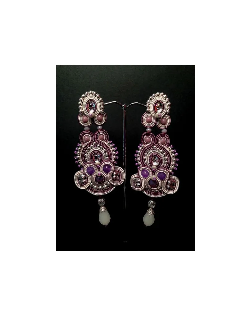 PENDIENTES FLAMENCA BISUTERIA LILA Y PLATA, MARACARAS LA DIFERENCIA