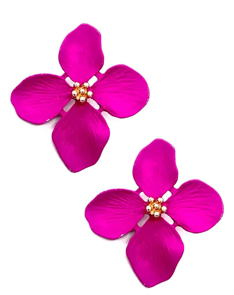 PENDIENTES FUCSIAS CON BONITAS FLORES Y DETALLE EN DORADO