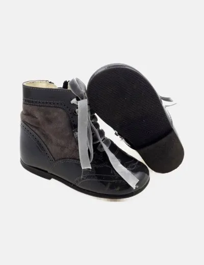 Pirufin Botín gris cordones