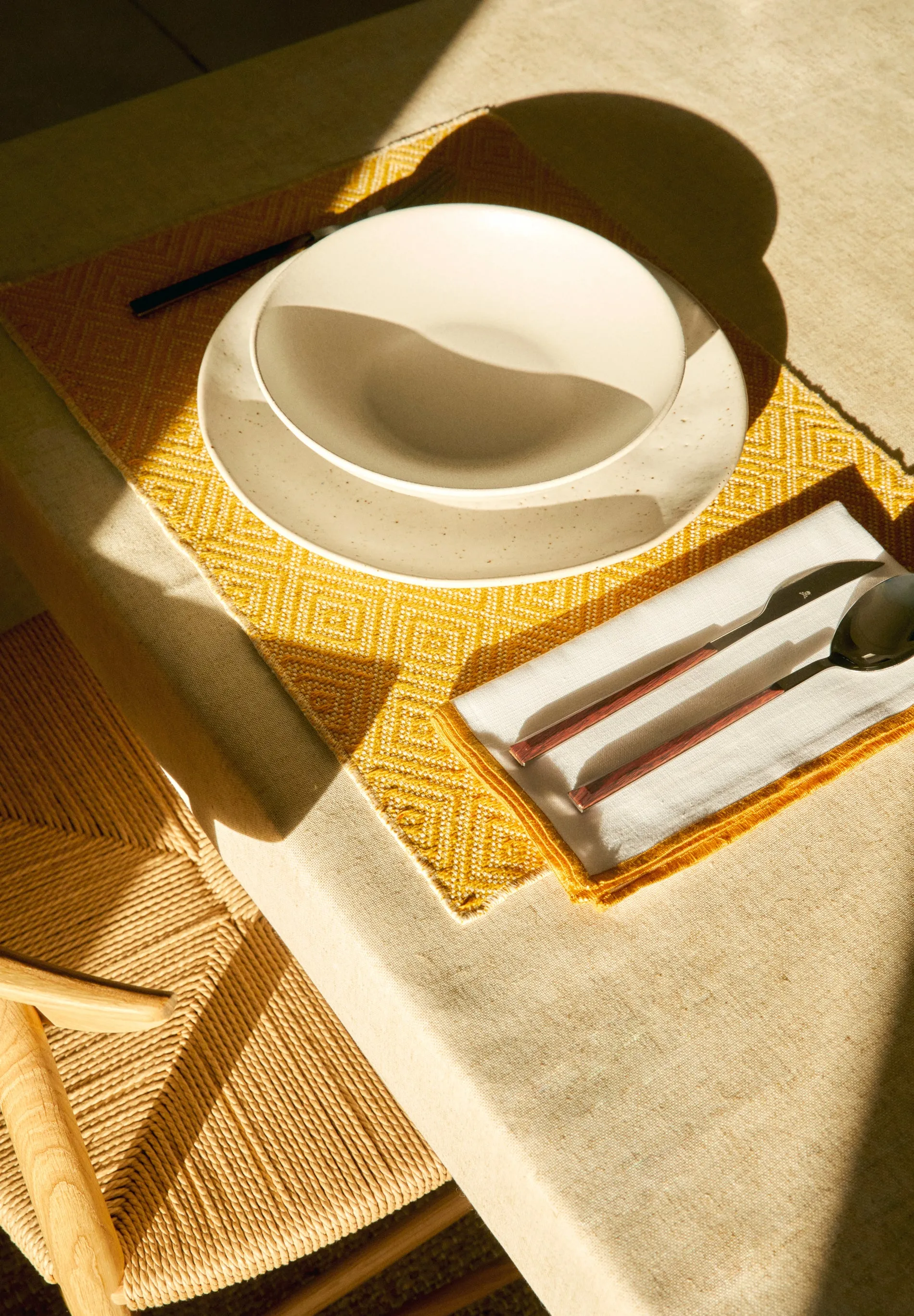 PLATO HONDO GRES PORCELÁNICO