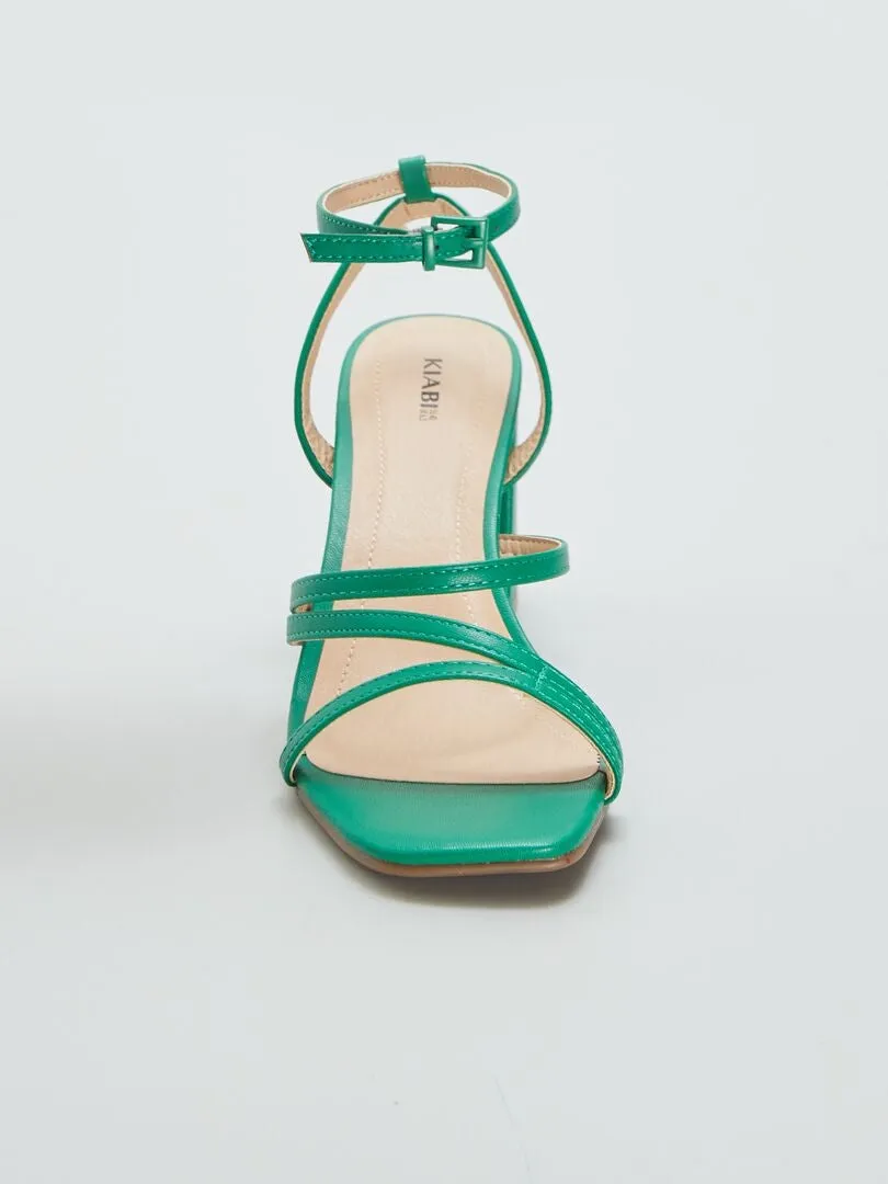 SANDALIAS CON TACóN CUADRADO CON TIRAS  VERDE