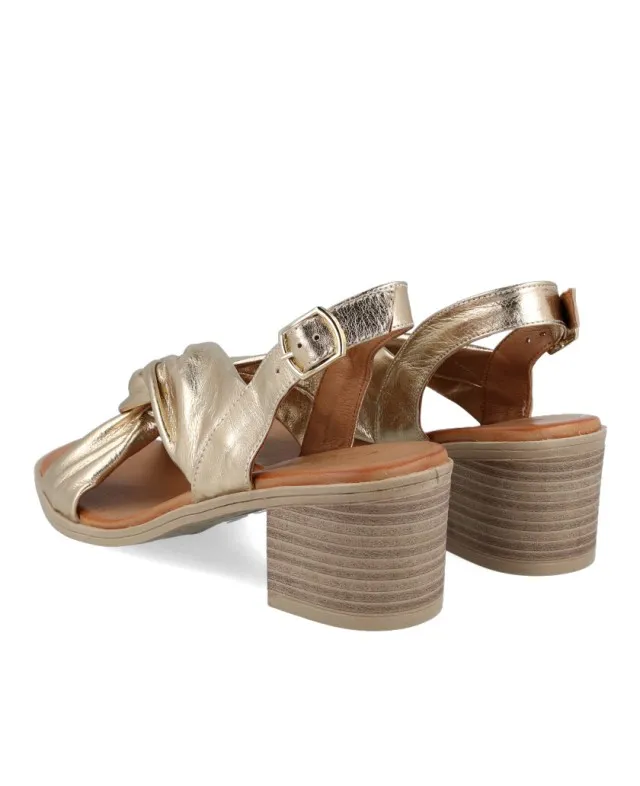 SANDALIAS DE TACóN DORADAS LARIOS W&F 21500