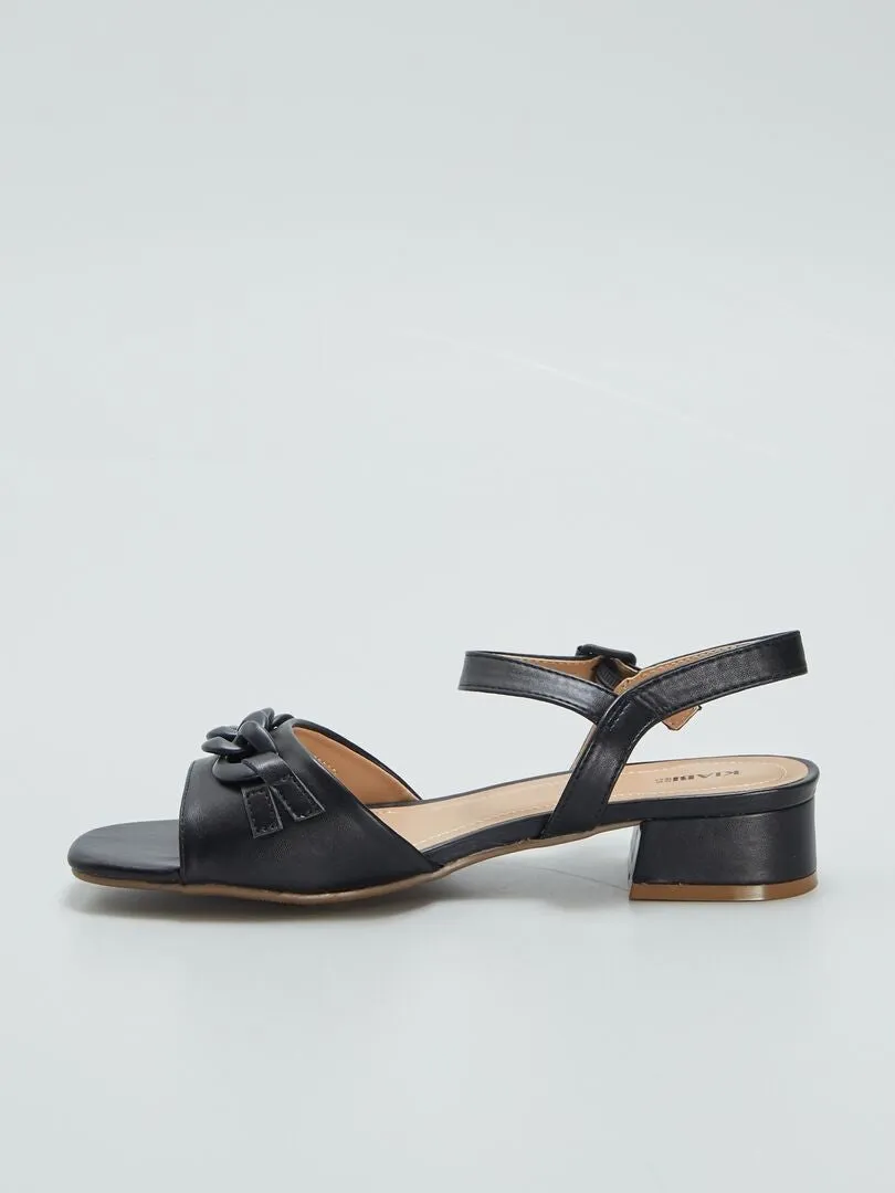 SANDALIAS DE TACóN  NEGRO
